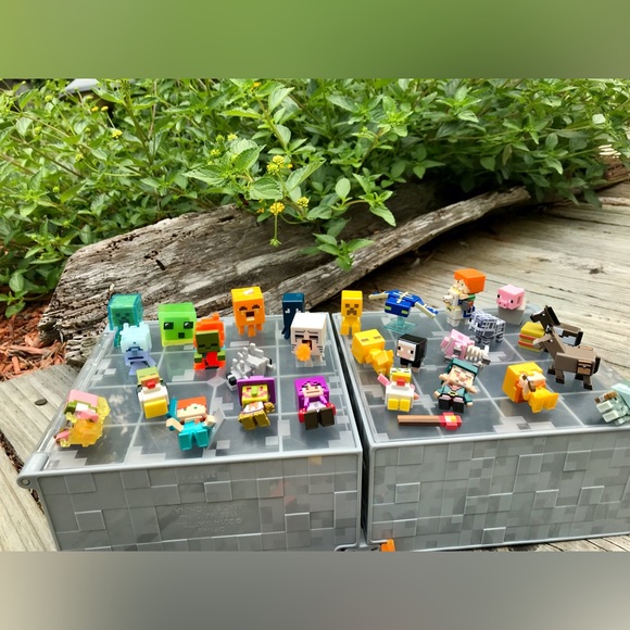 70 Pc MINECRAFT Minifigures Cave Collectible Display Play & Carry Case Cave Box - Picture 6 of 15